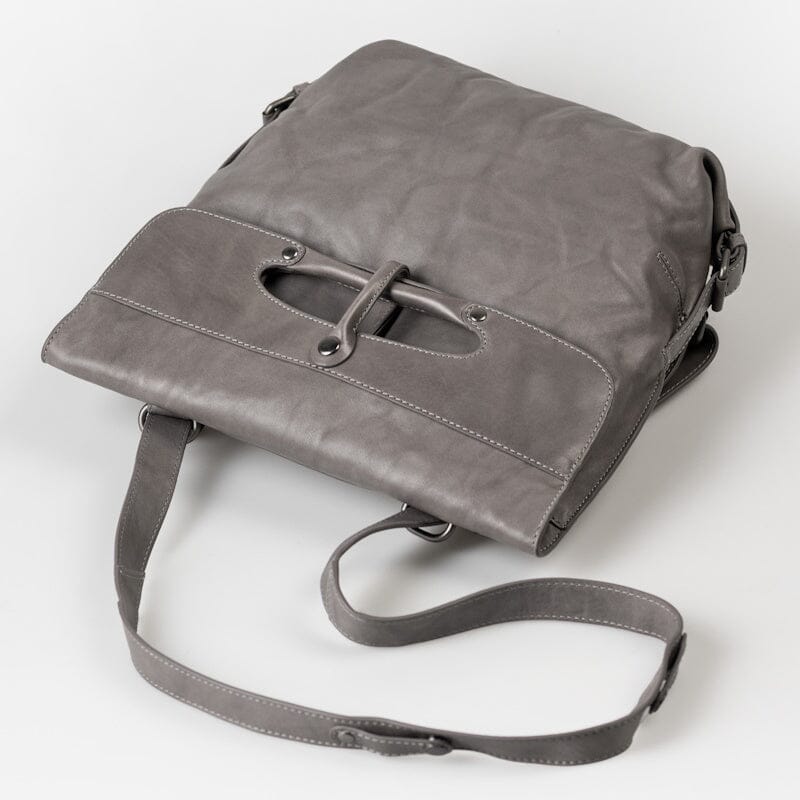 Aunts & Uncles Grandma's Luxury Club Backpack / Shoulderbag Mrs. Mince Pie Oyster Grey Aunts & Uncles 
