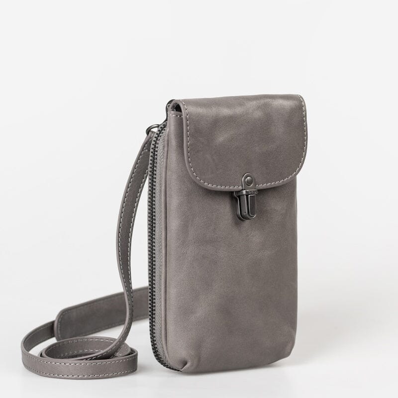 Aunts & Uncles Grandma's Luxury Club Mrs. Lemon Twist Telefoontasje Oyster Grey Aunts & Uncles 