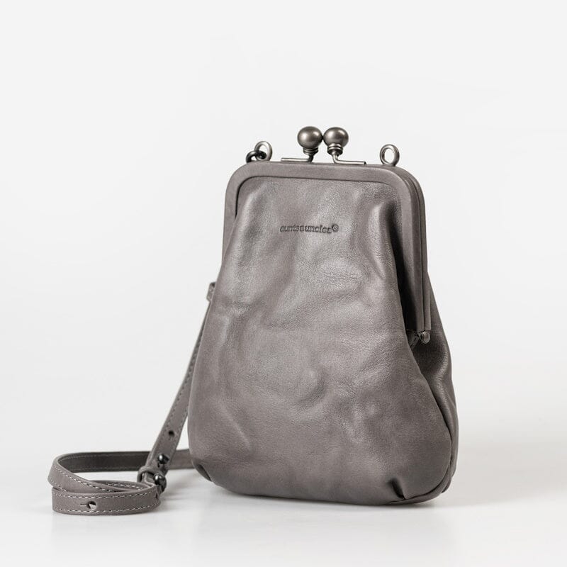 Aunts & Uncles Grandma's Luxury Club Mrs. Sugar Pop Telefoontas - Beugeltasje Oyster Grey Aunts & Uncles 