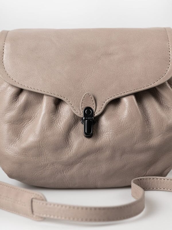 Aunts & Uncles Grandma's Luxury Club Mrs.Coconut Cake Shoulderbag Vintage Khaki Aunts & Uncles 