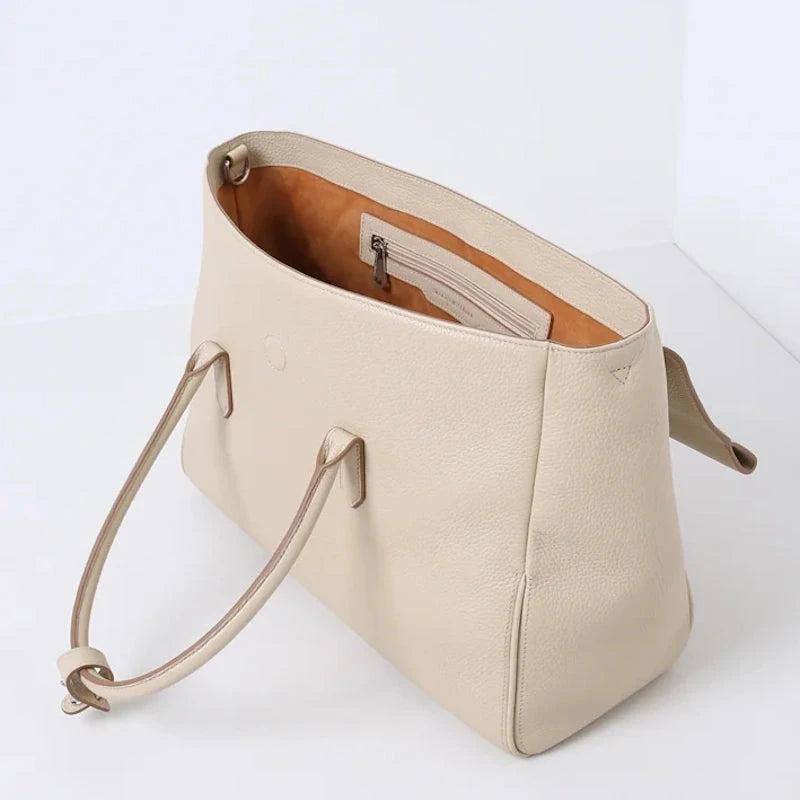 Vaas Pear | Tasman | Smokey Taupe | L Vaas Pear | Tasman | Smokey Taupe | L