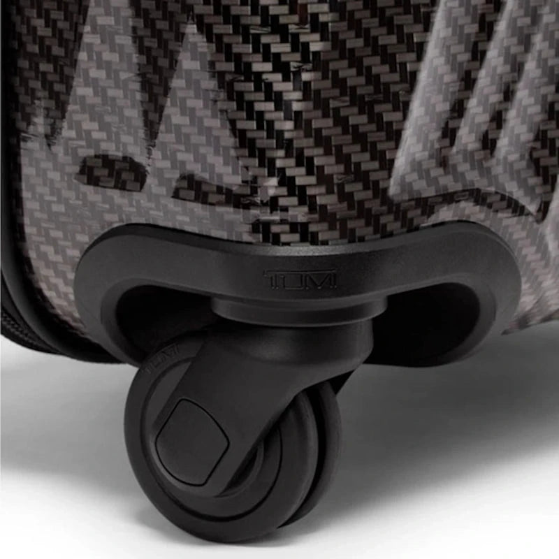 Tumi 19 Degrees Lite Spinner 55 cm Black / Graphite Tumi 
