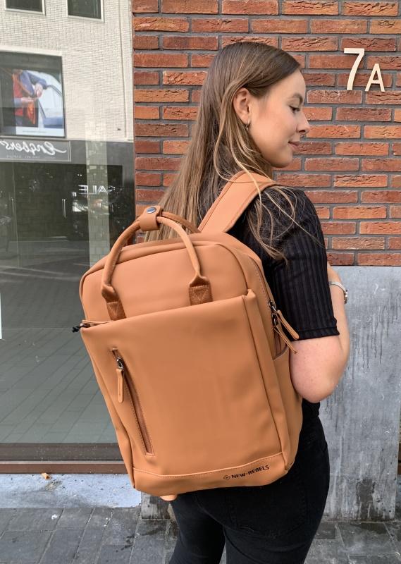 New Rebels Unisex Harper Miami Rugzak - 9L Waterdichte Rugzak 13 Inch Laptopvak Waterafstotende Ritssluiting Ideaal Voor Werk School Beige New Rebels Unisex Harper Miami Rugzak - 9L Waterdichte Rugzak 13 Inch Laptopvak Waterafstotende Ritssluiting Ideaal Voor Werk School Beige